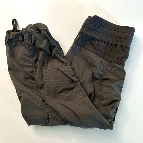 Lululemon Dance Studio Mid-Rise Cropped Pant - Picture 12 of 13